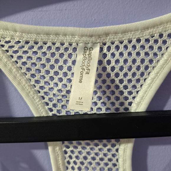 💥3/$25💥 GAP BODY FIT RACER BACK FISHNET TANK-M - Picture 3 of 5
